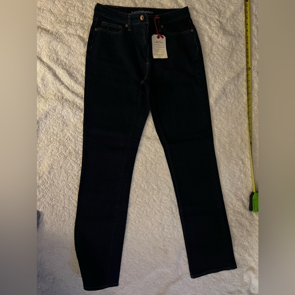 NWOT, Eddie Bauer denim jeans. Size 4. Straight legs - Picture 5 of 9